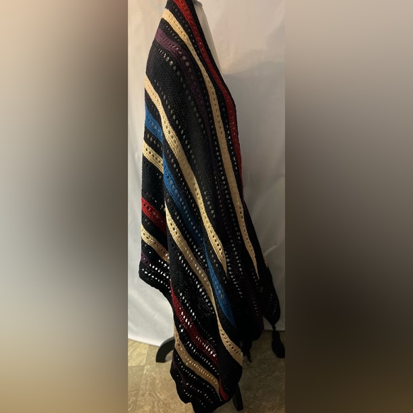 Shetland wool multiple colored wrap. - Picture 5 of 9